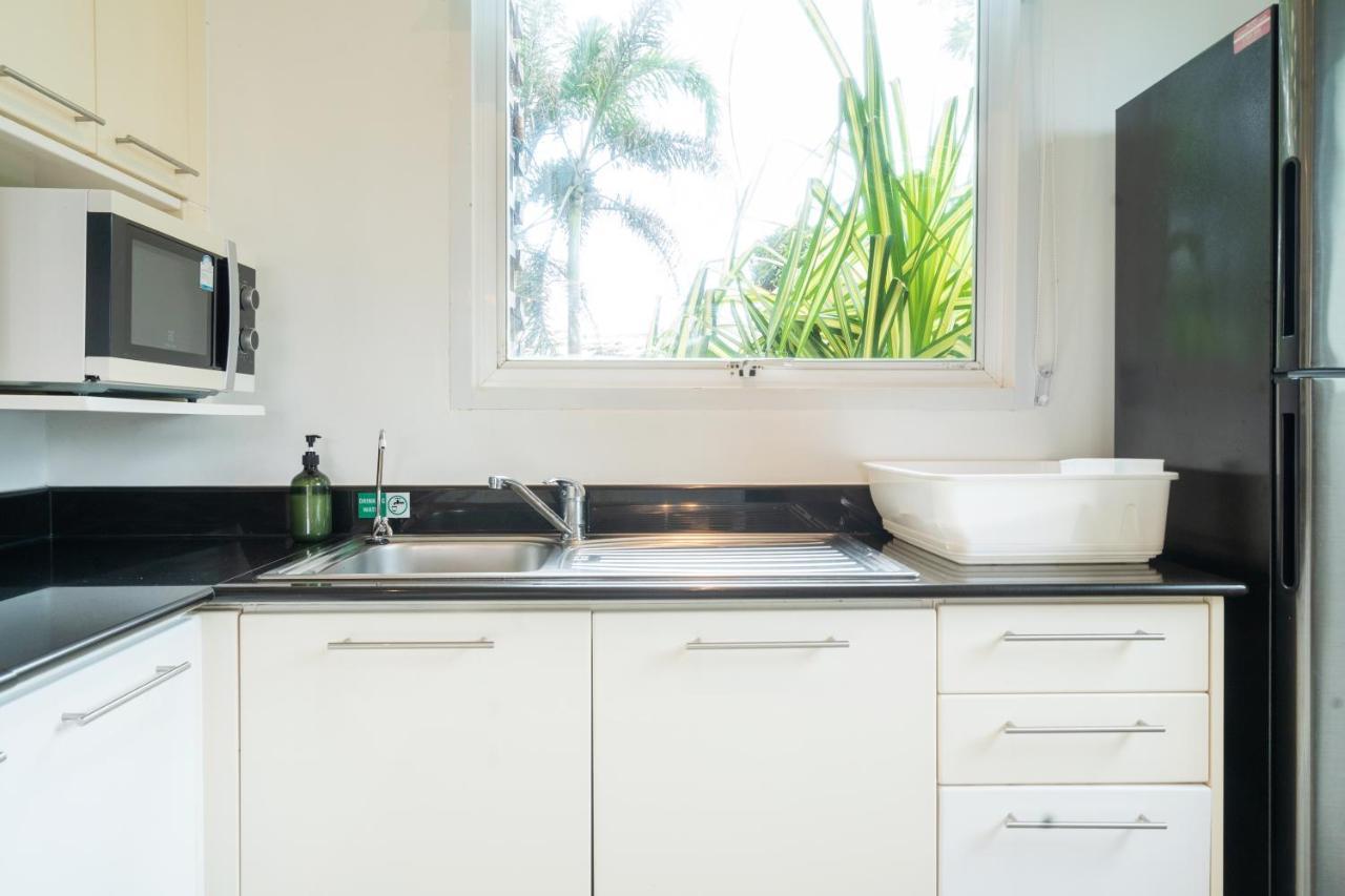 Karon Sea View Beach Apartment 외부 사진